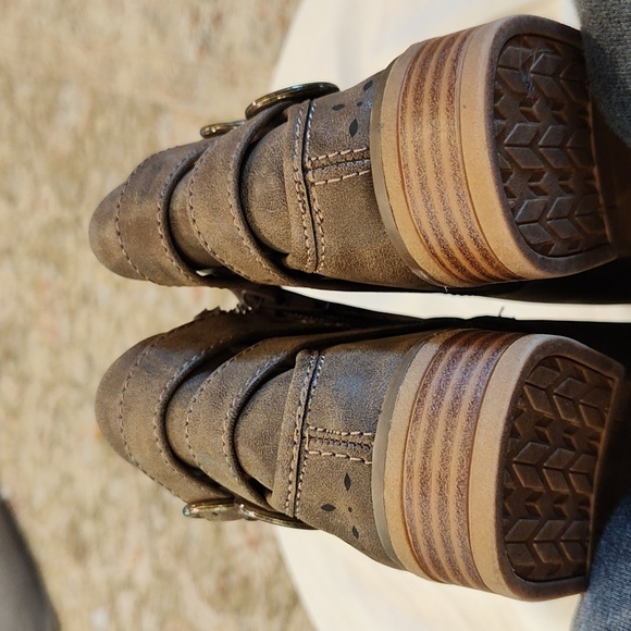 Rocket Dog Mindi Ankle Bootie - Picture 4 of 7